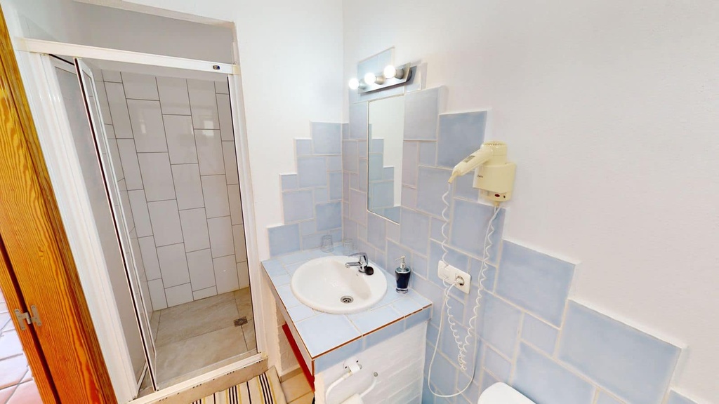 Hotel B&B te koop in Arenas, Axarquía, Málaga.