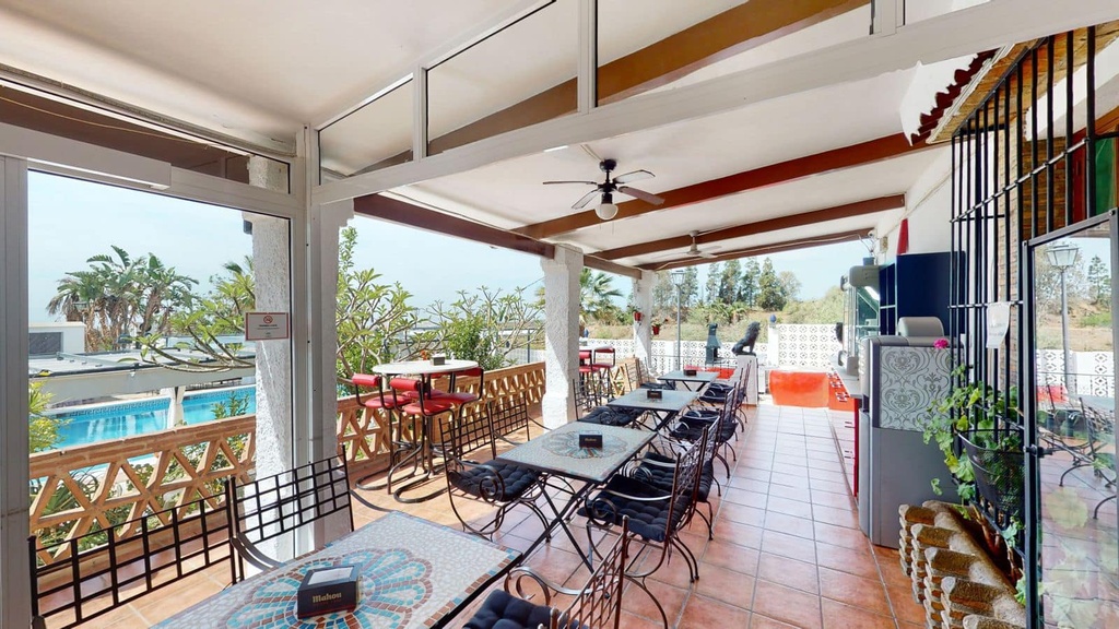 Hotel B&B te koop in Arenas, Axarquía, Málaga.
