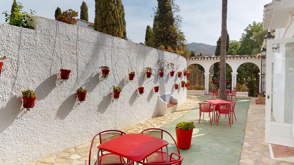 Hotel B&B te koop in Arenas, Axarquía, Málaga.