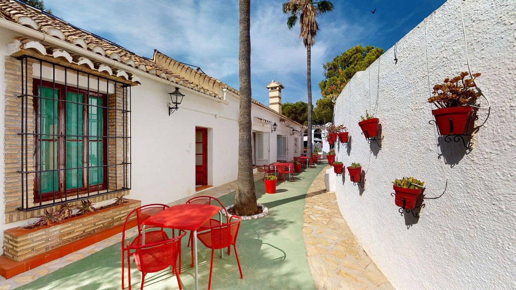Hotel B&B te koop in Arenas, Axarquía, Málaga.