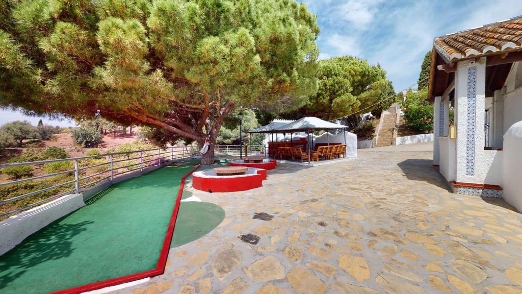 Hotel B&B te koop in Arenas, Axarquía, Málaga.