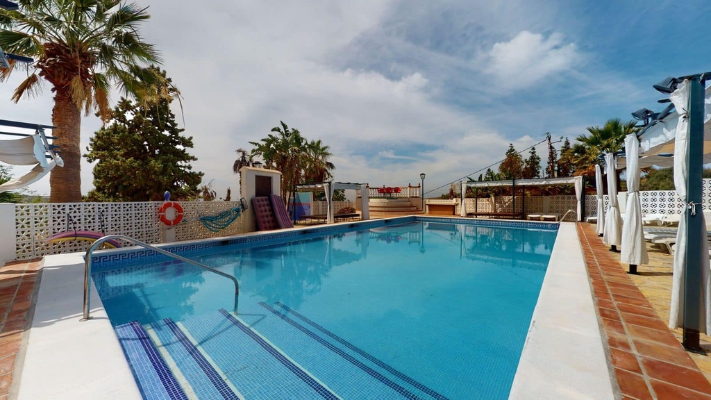 Hotel B&B te koop in Arenas, Axarquía, Málaga.
