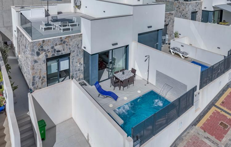 Villa half vrijstaand met 2 slaapkamers Te koop Águilas