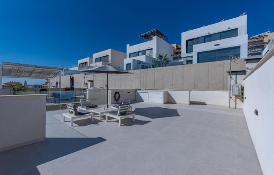 Villa half vrijstaand met 2 slaapkamers Te koop Águilas