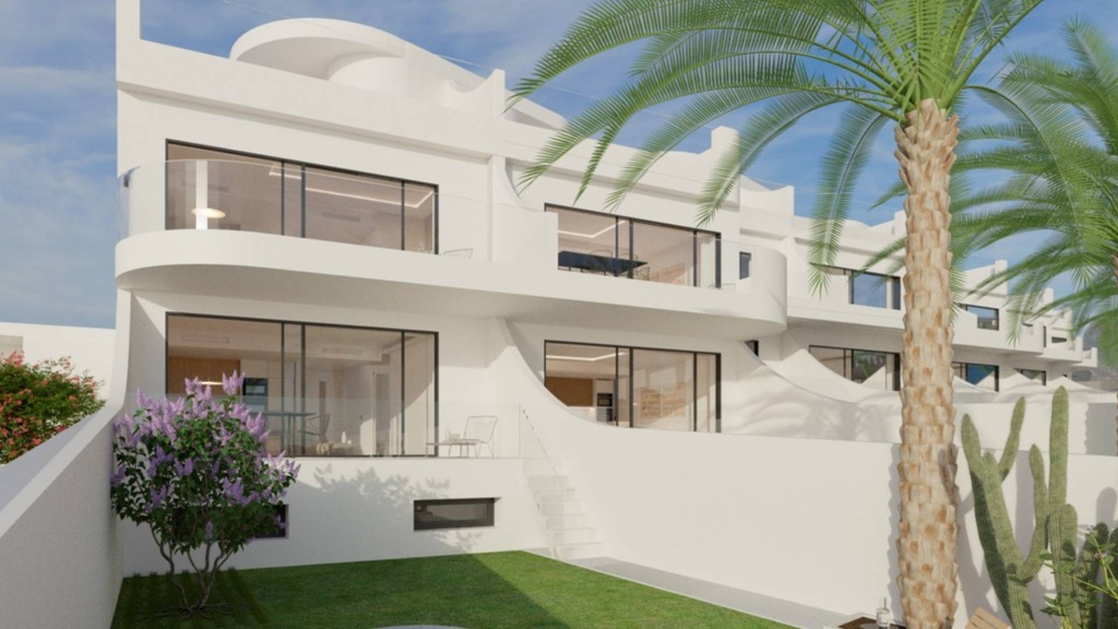 Moderne gelijkvloerse bungalow aan zee in La Mata, Torrevieja, Alicante.