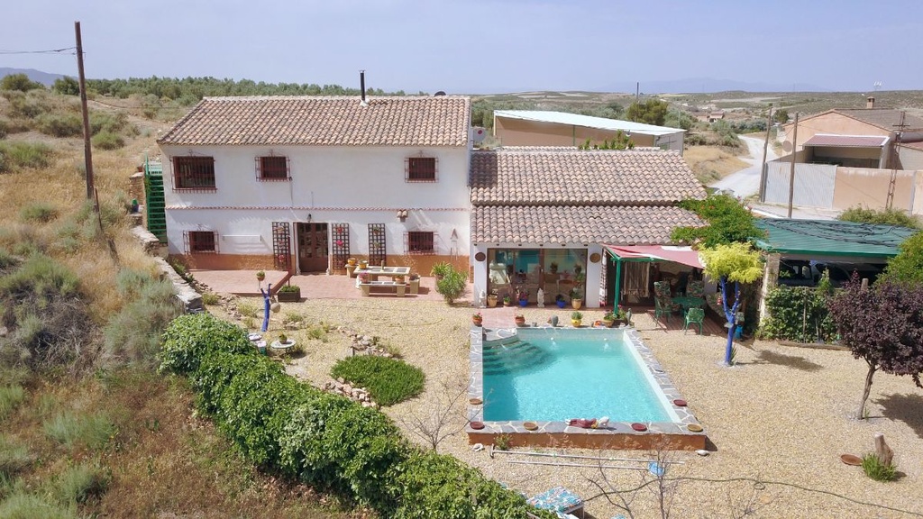 Unieke woning met grot te koop in Cúllar, El Margen, binnenland Granada