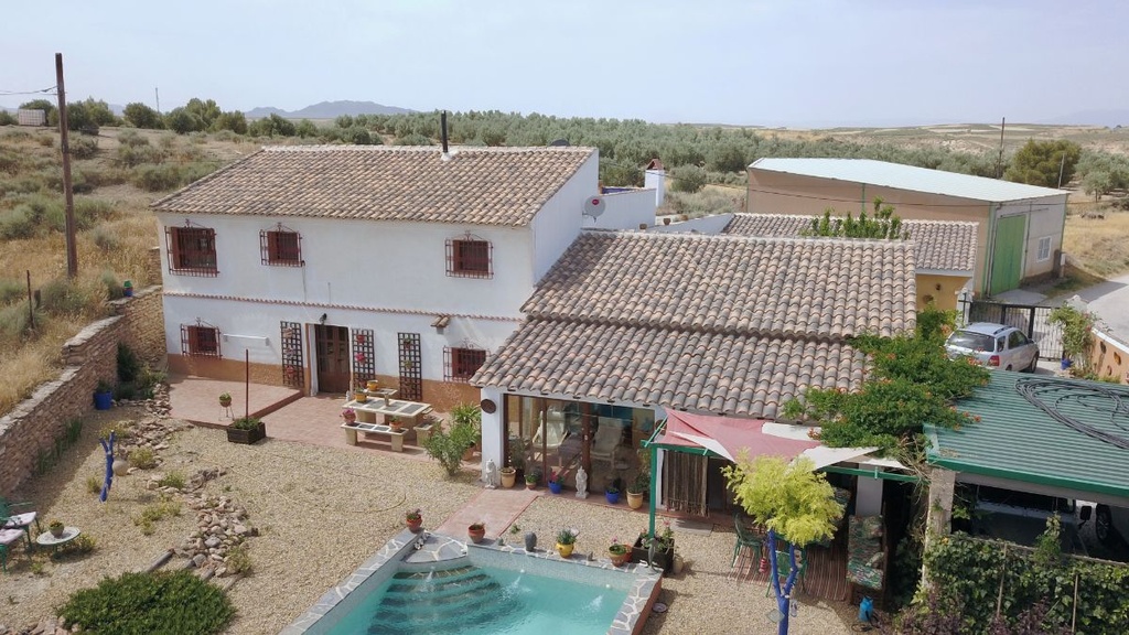 Unieke woning met grot te koop in Cúllar, El Margen, binnenland Granada