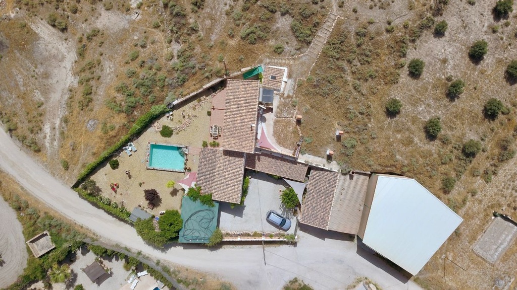 Unieke woning met grot te koop in Cúllar, El Margen, binnenland Granada