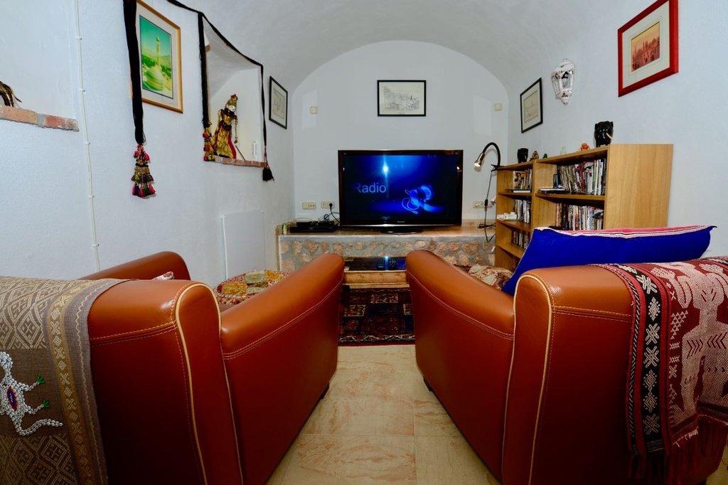 Unieke woning met grot te koop in Cúllar, El Margen, binnenland Granada