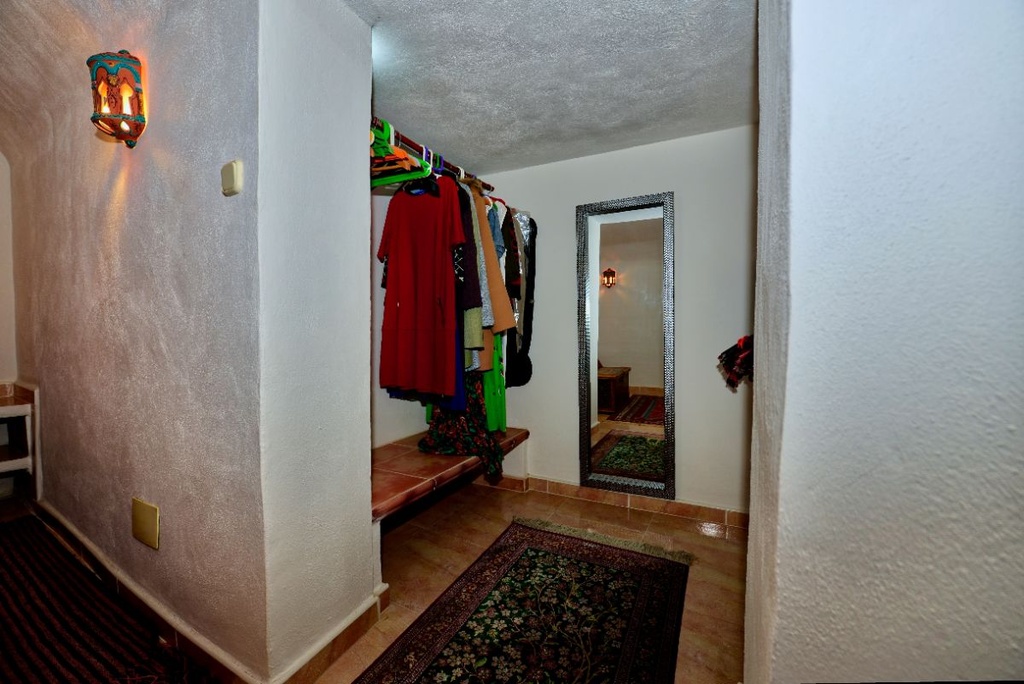 Unieke woning met grot te koop in Cúllar, El Margen, binnenland Granada