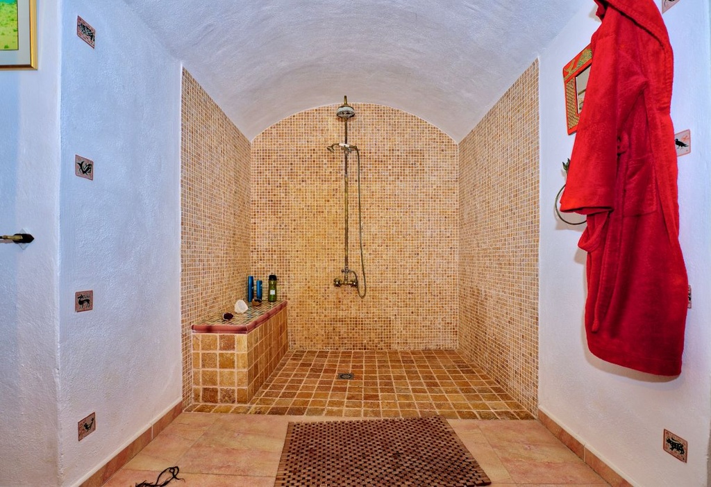 Unieke woning met grot te koop in Cúllar, El Margen, binnenland Granada