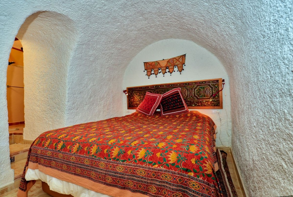Unieke woning met grot te koop in Cúllar, El Margen, binnenland Granada