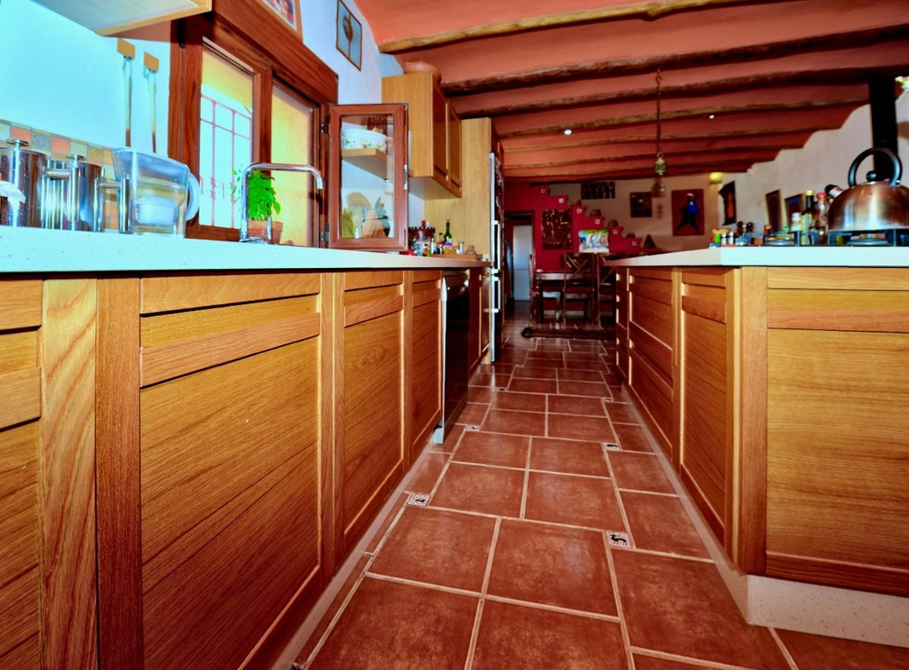 Unieke woning met grot te koop in Cúllar, El Margen, binnenland Granada