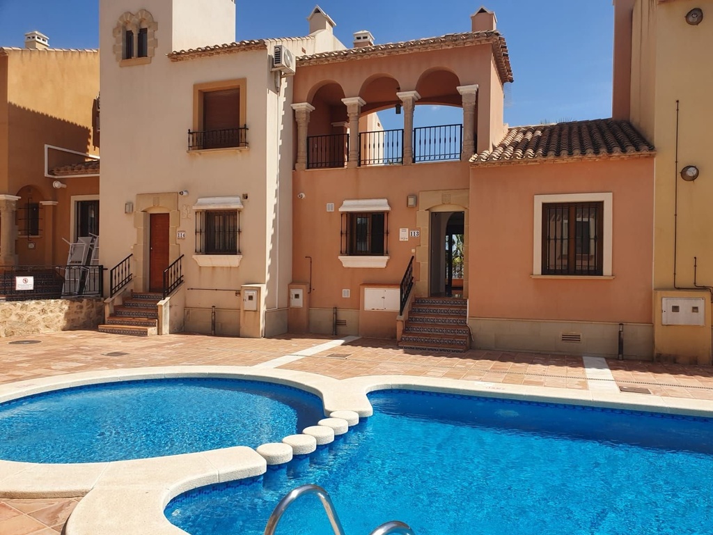 Vrijstaande villa te koop in Algorfa