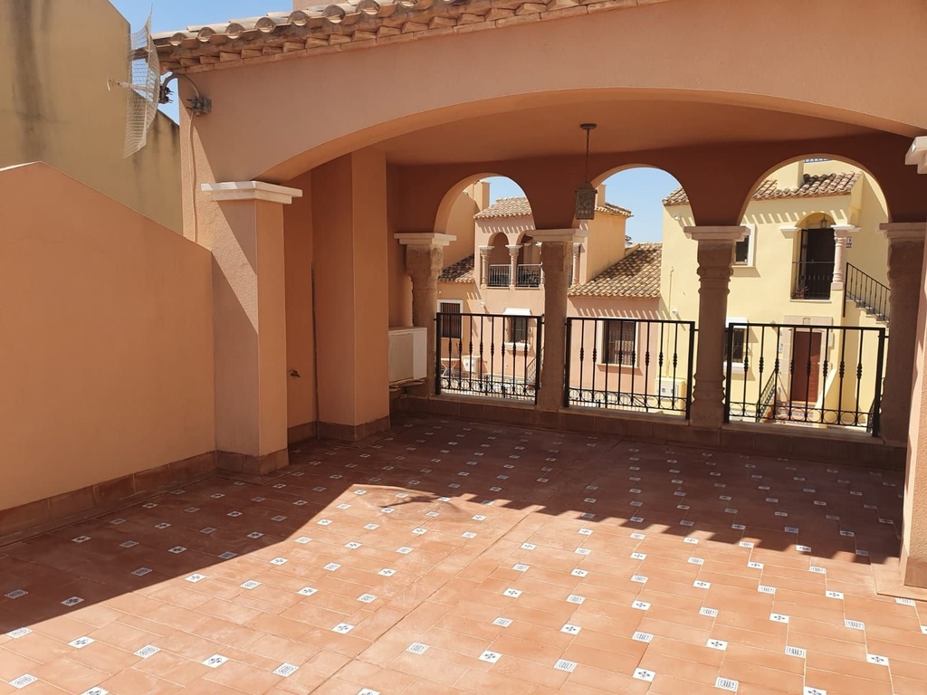 Vrijstaande villa te koop in Algorfa
