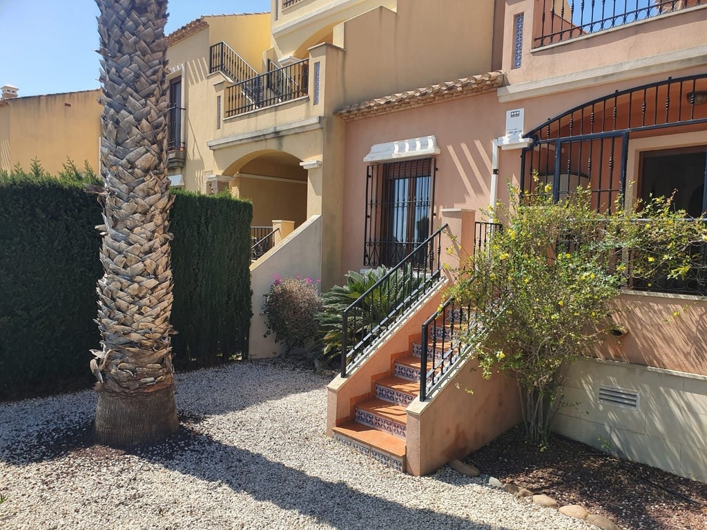 Vrijstaande villa te koop in Algorfa