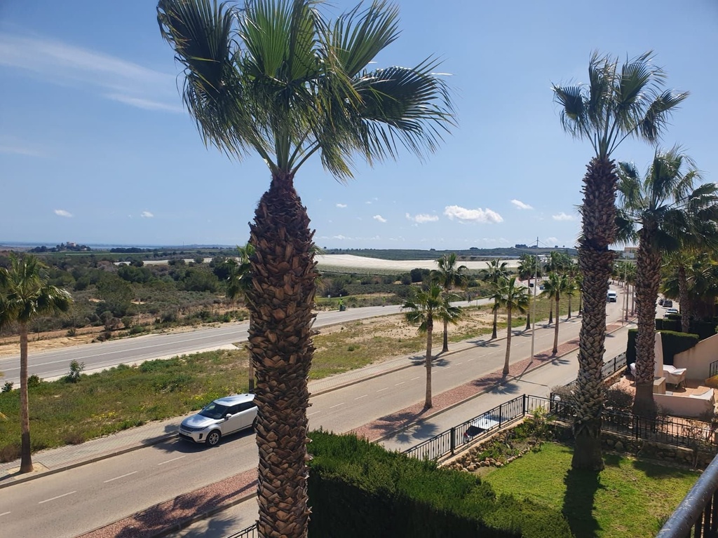 Vrijstaande villa te koop in Algorfa