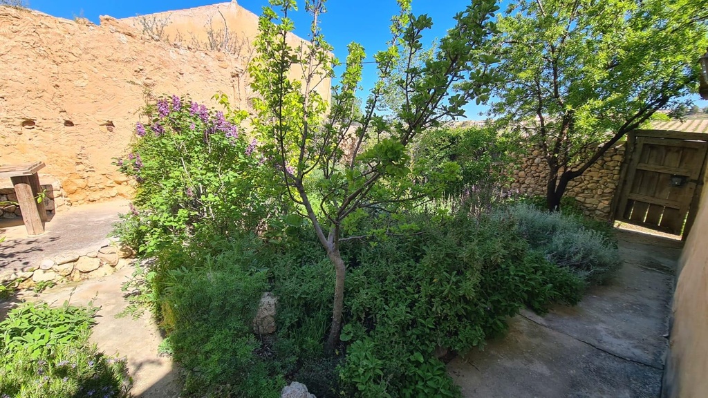 Halfvrijstaande villa te koop in Granada