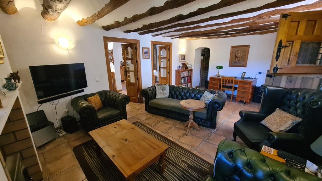 Half-vrijstaand huis te koop in Granada