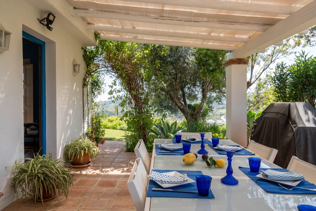 Villa met adembenemend zee- en bergzicht in Cala de Mijas