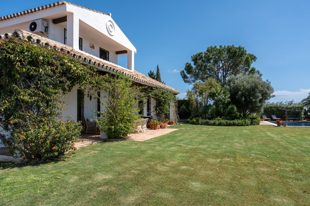 Villa met adembenemend zee- en bergzicht in Cala de Mijas