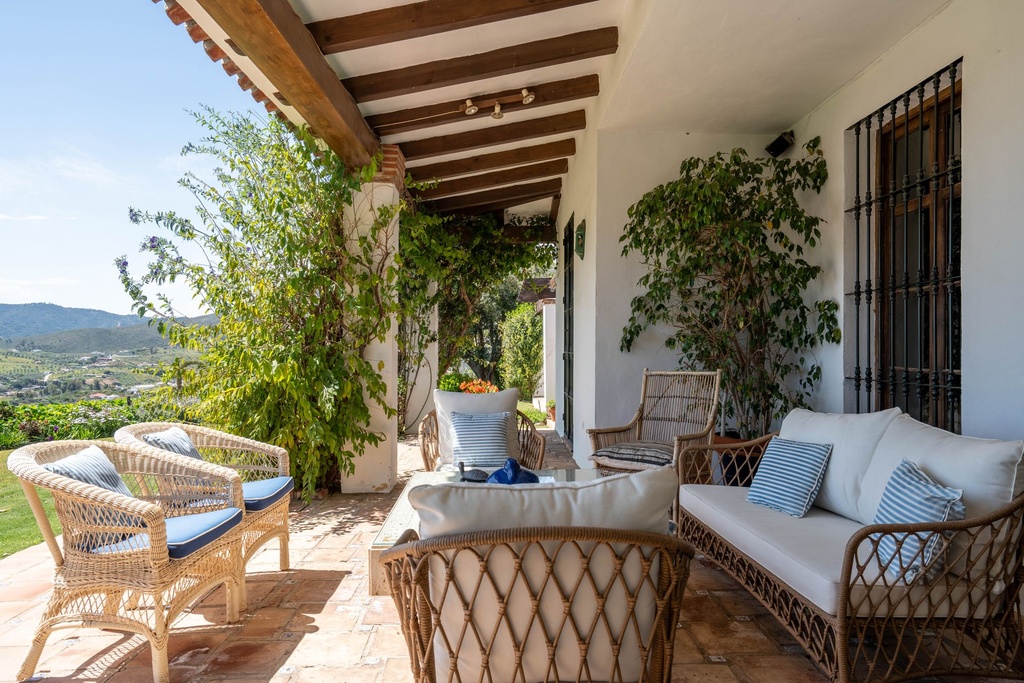 Villa met adembenemend zee- en bergzicht in Cala de Mijas