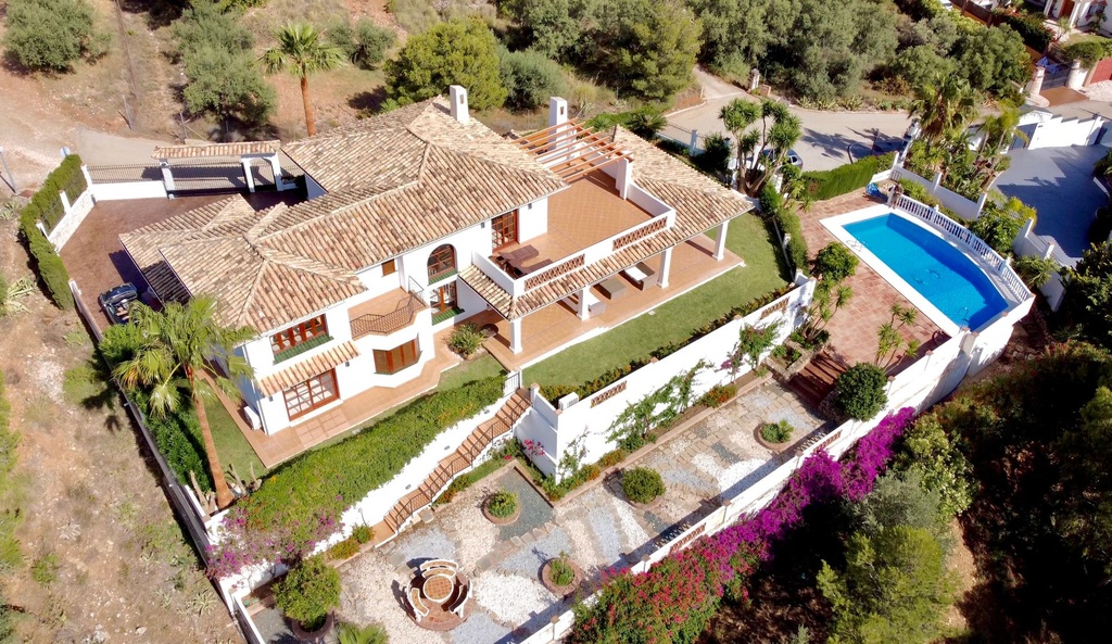 Prachtige traditionele villa in Valtocado, Costa del Sol