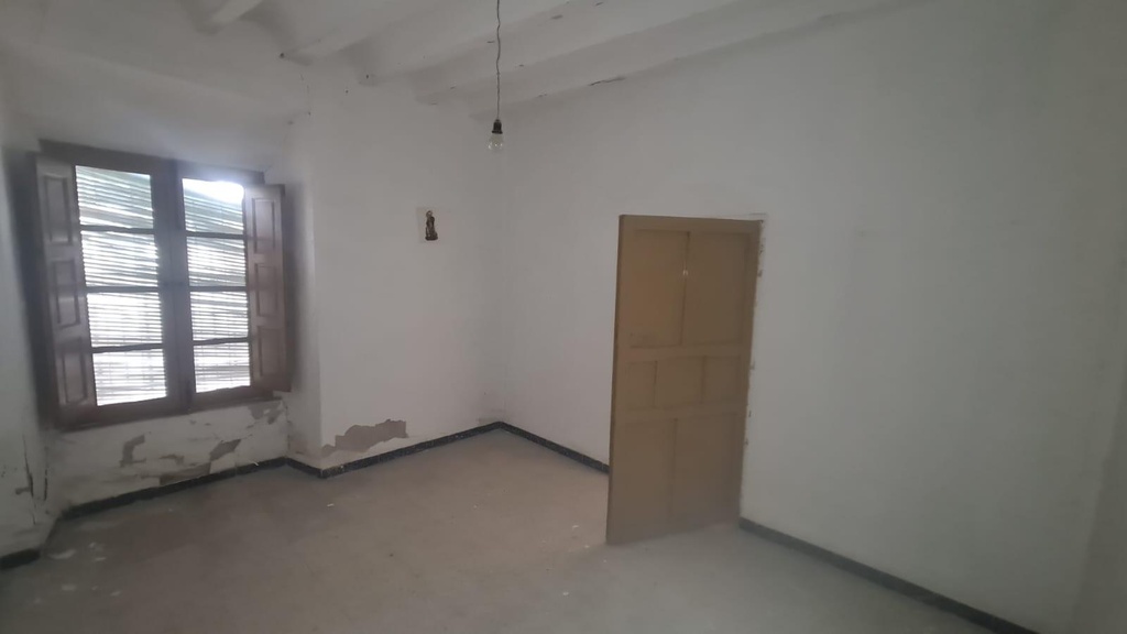 Herenhuis ter renovatie in Chirivel, Almería