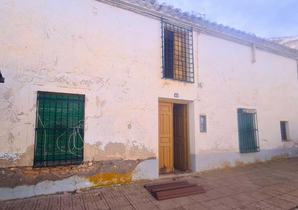 Herenhuis ter renovatie in Chirivel, Almería