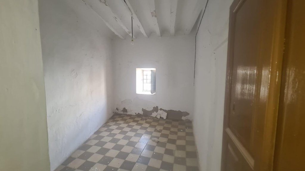 Herenhuis ter renovatie in Chirivel, Almería