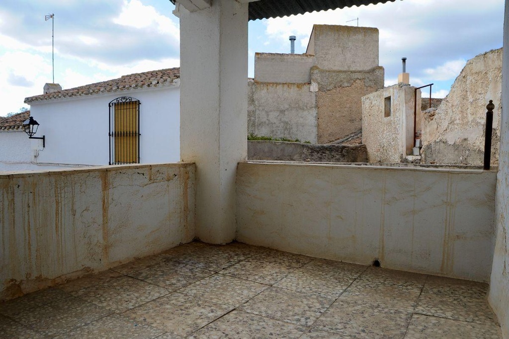 Herenhuis ter renovatie in Chirivel, Almería