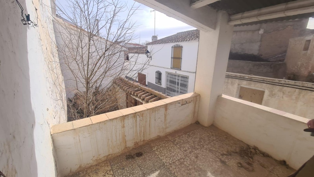 Herenhuis ter renovatie in Chirivel, Almería