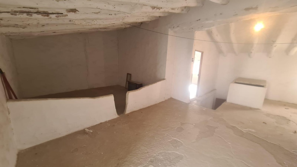 Herenhuis ter renovatie in Chirivel, Almería