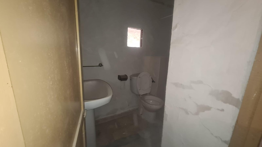 Herenhuis ter renovatie in Chirivel, Almería