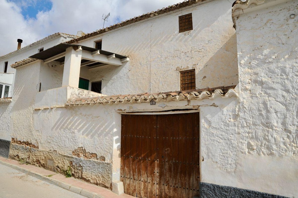 Herenhuis ter renovatie in Chirivel, Almería