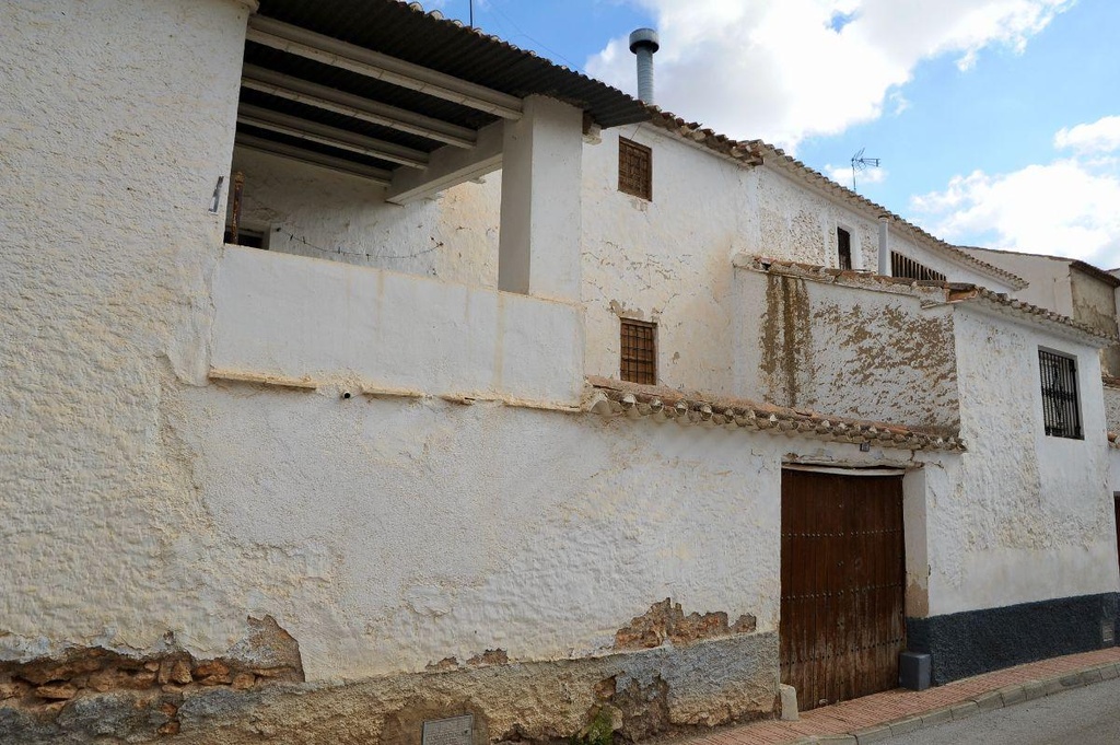 Herenhuis ter renovatie in Chirivel, Almería