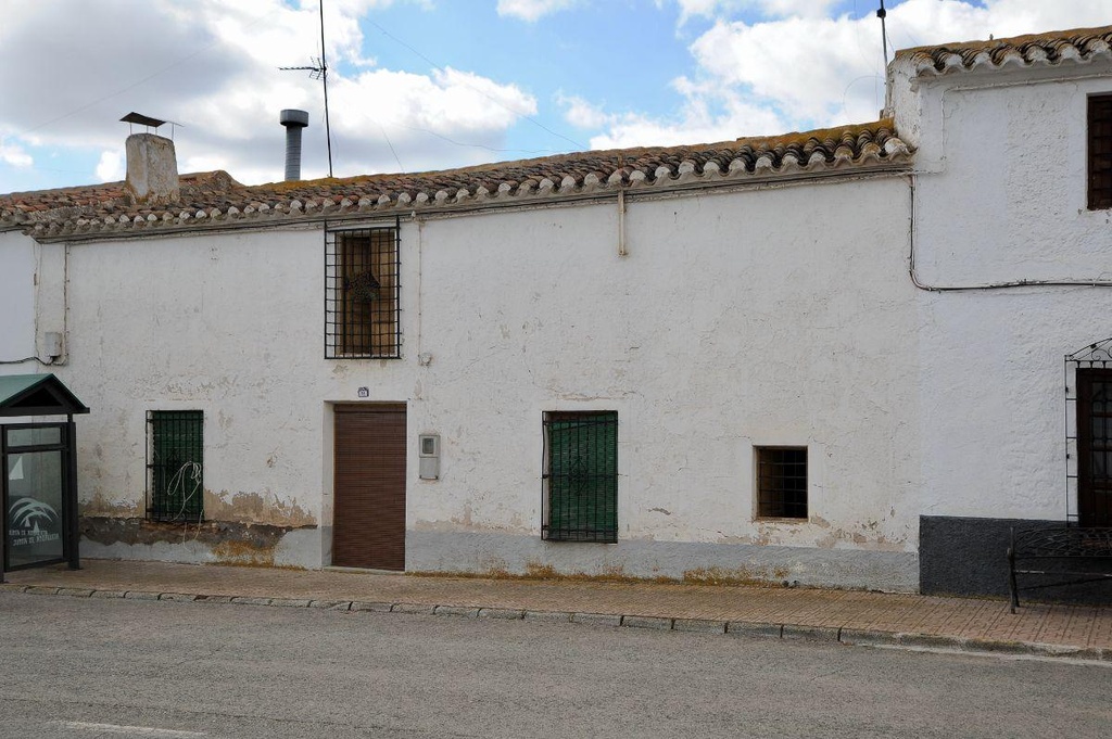 Herenhuis ter renovatie in Chirivel, Almería