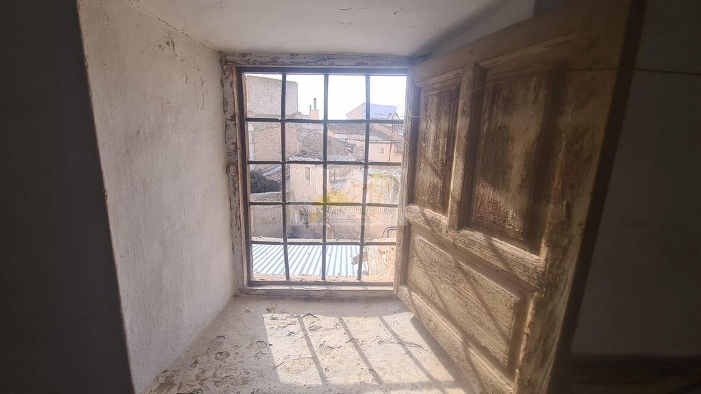 Herenhuis ter renovatie in Chirivel, Almería