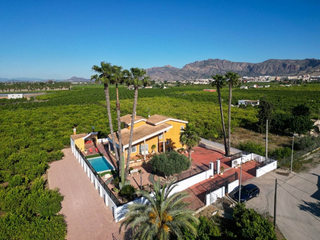 Landgoed met luxevilla en agrarische productie in Orihuela, Alicante