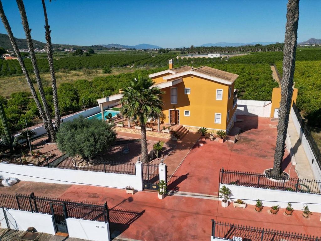 Landgoed met luxevilla en agrarische productie in Orihuela, Alicante