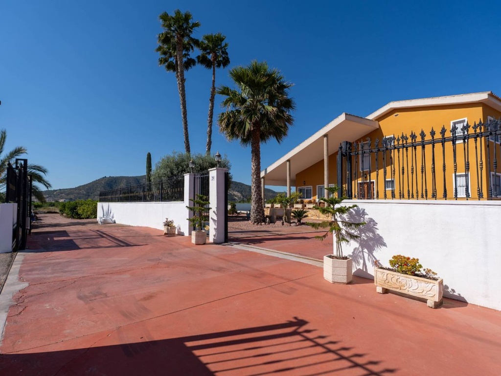 Landgoed met luxevilla en agrarische productie in Orihuela, Alicante