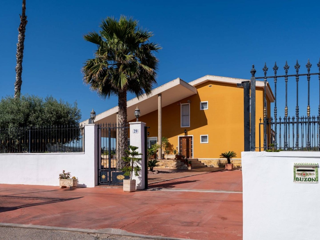 Landgoed met luxevilla en agrarische productie in Orihuela, Alicante