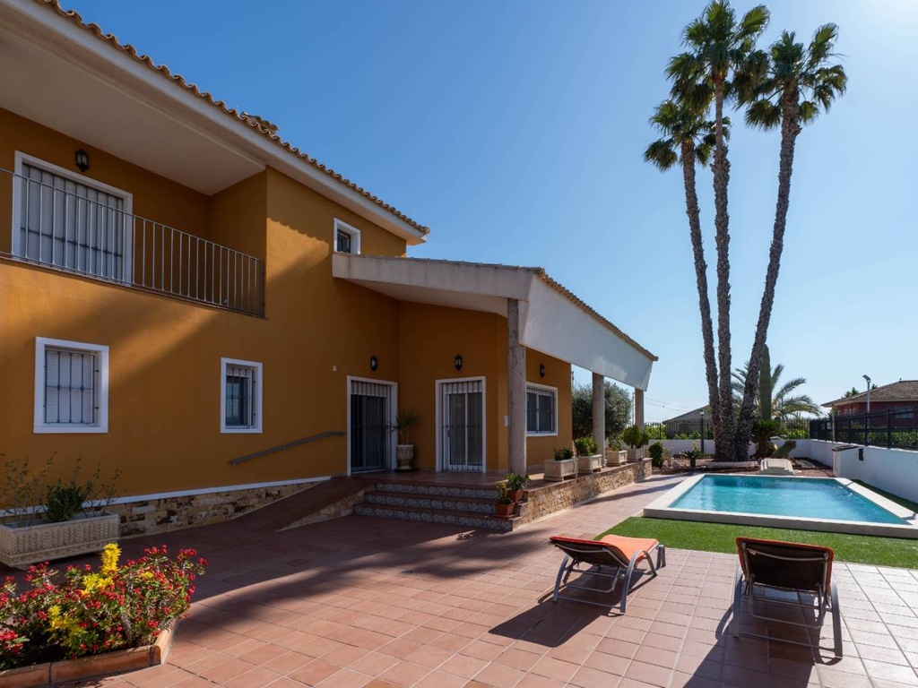 Landgoed met luxevilla en agrarische productie in Orihuela, Alicante