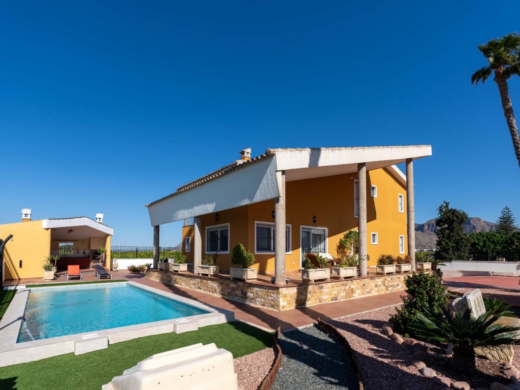 Landgoed met luxevilla en agrarische productie in Orihuela, Alicante