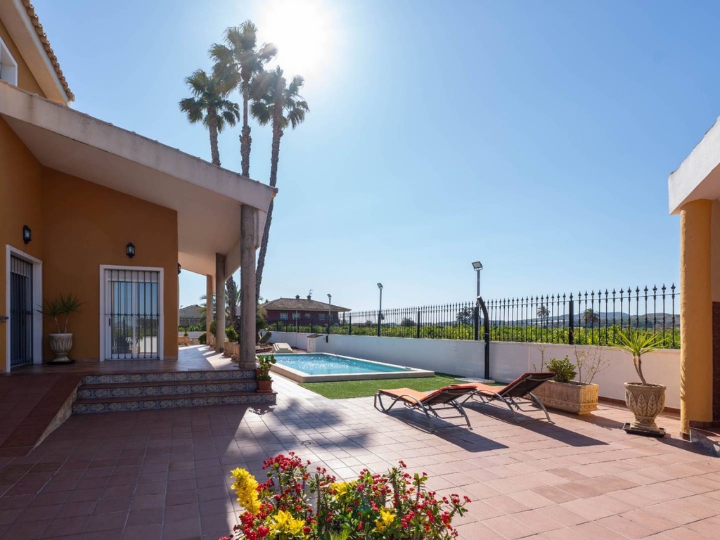 Landgoed met luxevilla en agrarische productie in Orihuela, Alicante