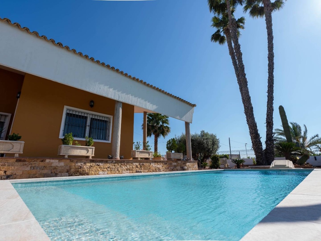 Landgoed met luxevilla en agrarische productie in Orihuela, Alicante