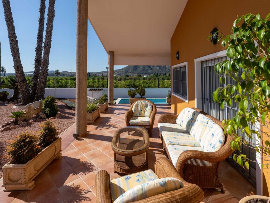 Landgoed met luxevilla en agrarische productie in Orihuela, Alicante