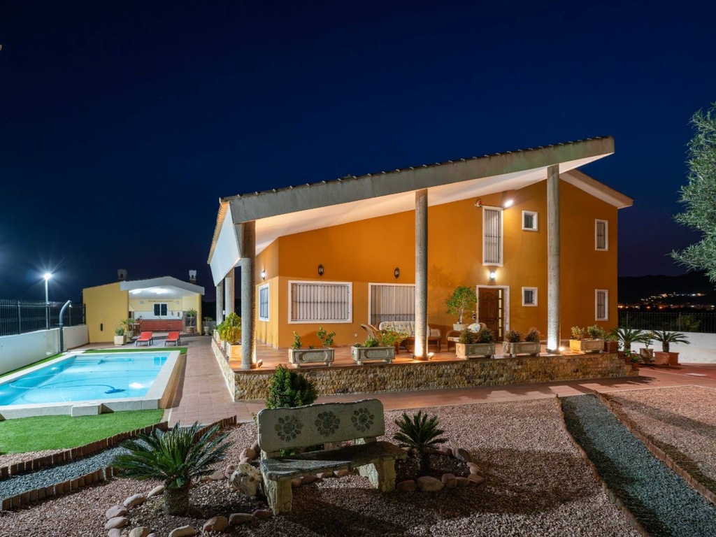Landgoed met luxevilla en agrarische productie in Orihuela, Alicante