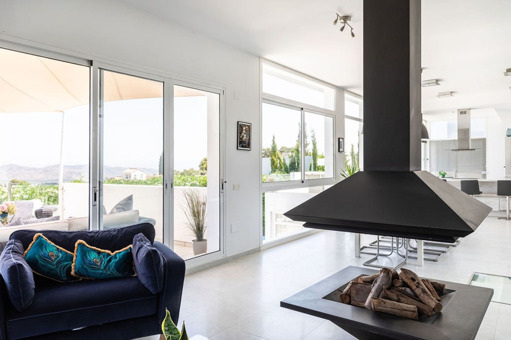 Moderne villa met prachtig uitzicht op loopafstand van Alhaurín el Grande