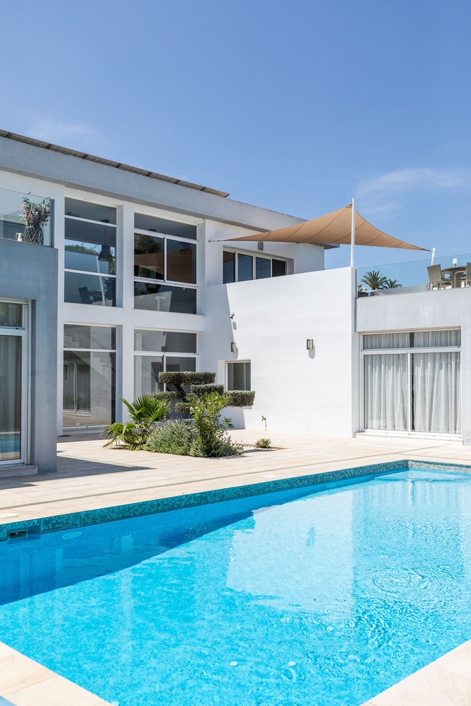 Moderne villa met prachtig uitzicht op loopafstand van Alhaurín el Grande